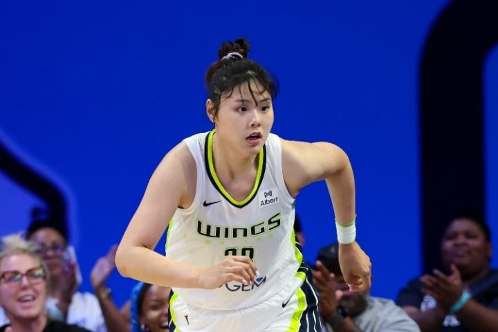 三分7中4!神射手李月汝砍下生涯第二高18分 外加10篮板达成两双
