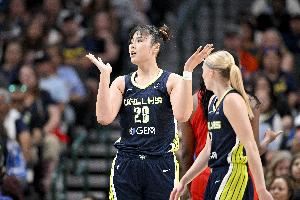 本月场均9.3板联盟第三!李月汝生涯第3、4次两双 均在本月拿到