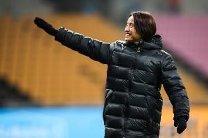 原上海女足主帅:中国球员执行力强但很少去主动思考