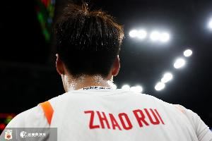 媒体人:亚洲杯名单无太多意外 低谷中的男篮需带着目标全力冲!